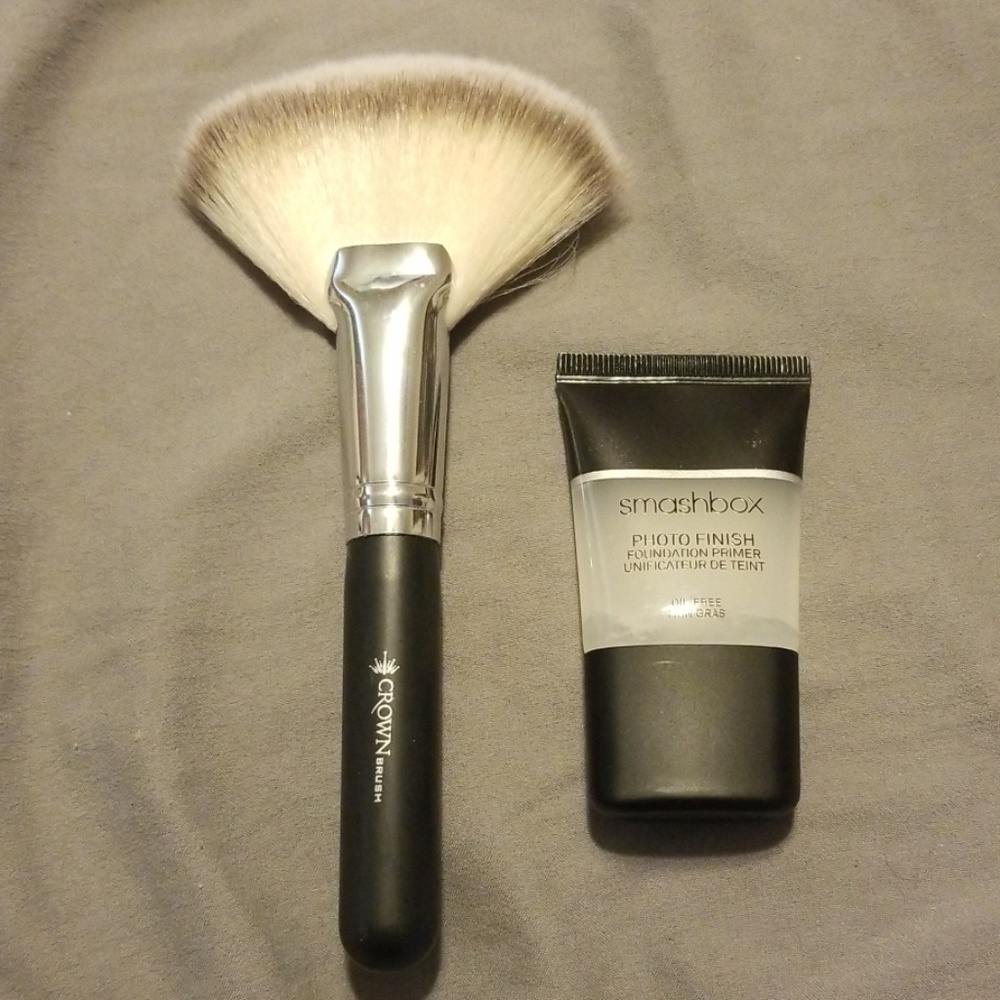 Crown brush and primer